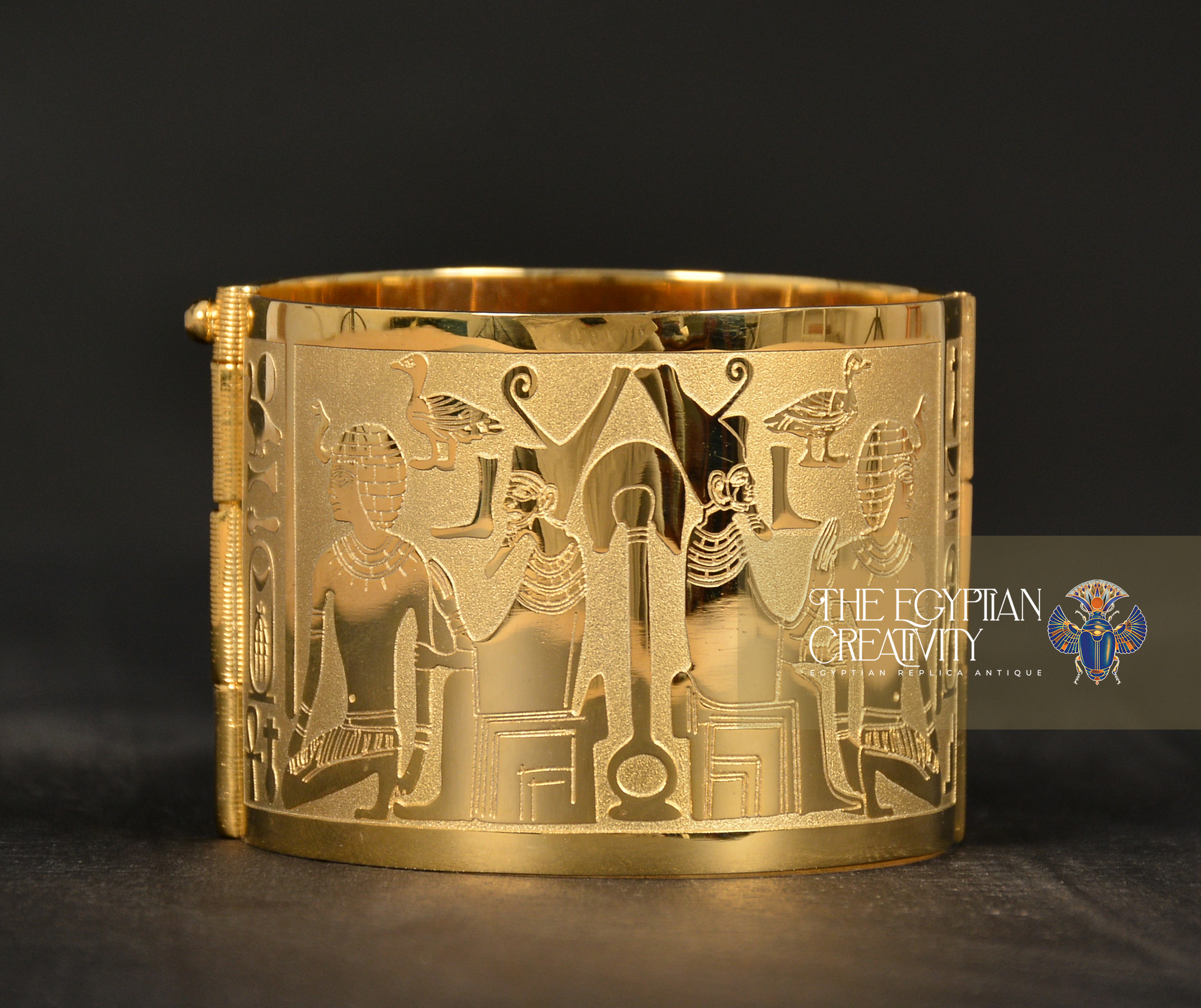 THE BRACELET OF QUEEN AHHOTEP I